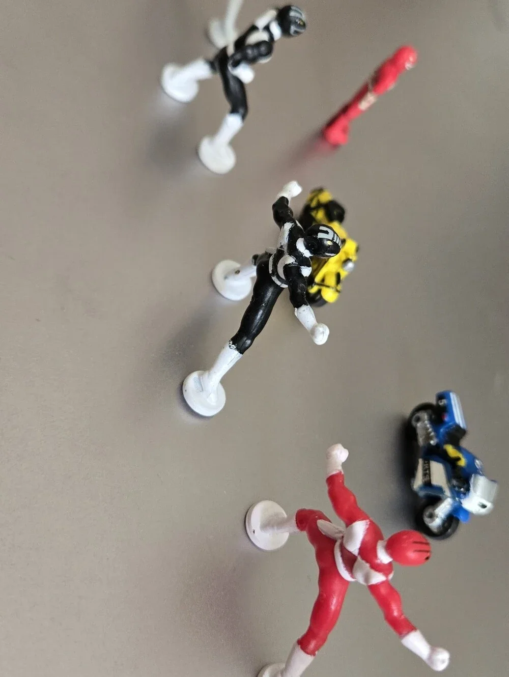 8 Power Ranger Micro Machine 4 Rangers 2 Motorcycles & 2 Evil Putty Patrol Figrs